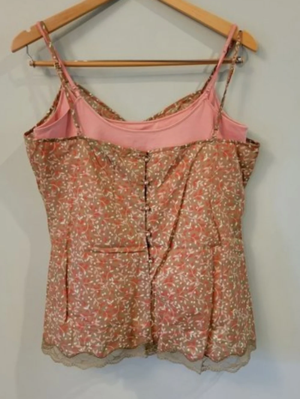 Y2K Lace-Trim Pink Spaghetti Strap Cami Top With Pearl Back Detail - Picture 6 of 8